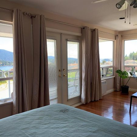Bay Mountain Lookout Suites Gibsons Exterior foto